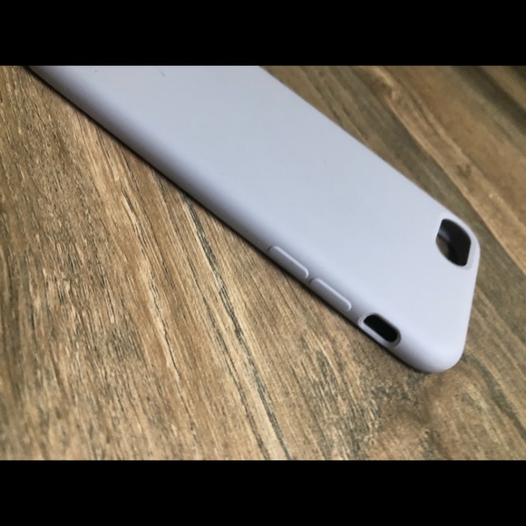 Lavender silicone phone case for iPhone 7/8 - Picture 3 of 5